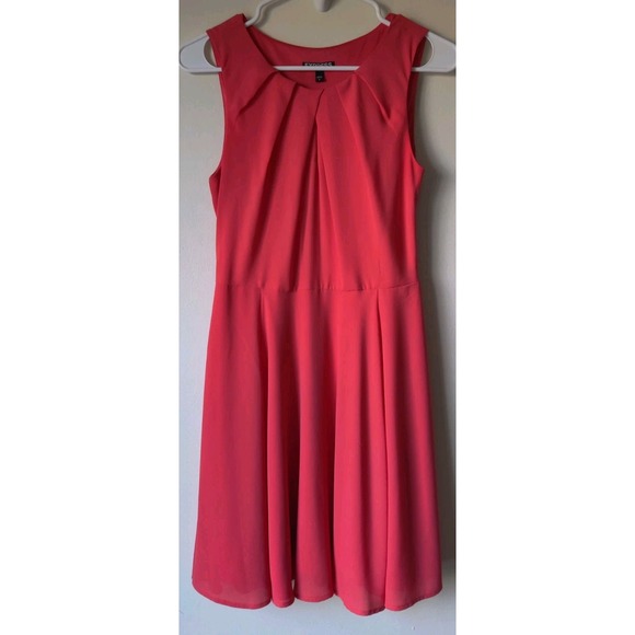 Express Dresses & Skirts - EXPRESS Dress Coral Peach Fit Flare‎ Sleeveless Pleated Keyhole Sz 4 Side Zipper